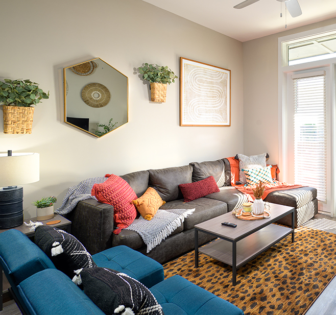 Fully Furnished Apartments - Image 01